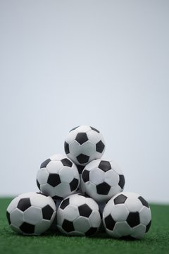 居勒尔造点引发争议 莫德里奇疑问是否真为点球